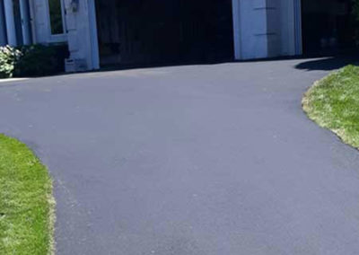 Finished driveway by M. Jones Paving